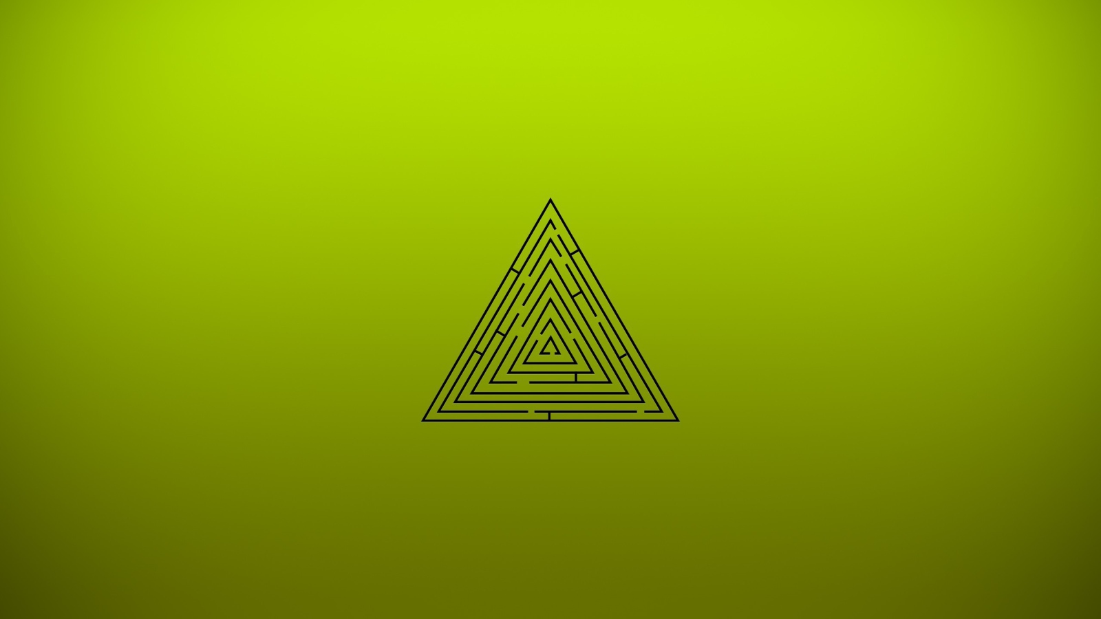 Лабиринт на зеленом фоне