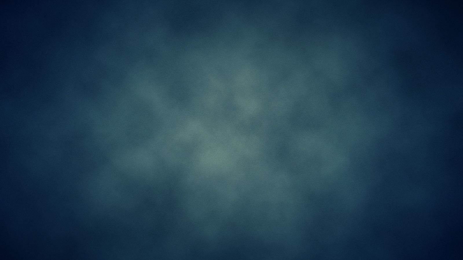 Белая дымка на голубом фоне