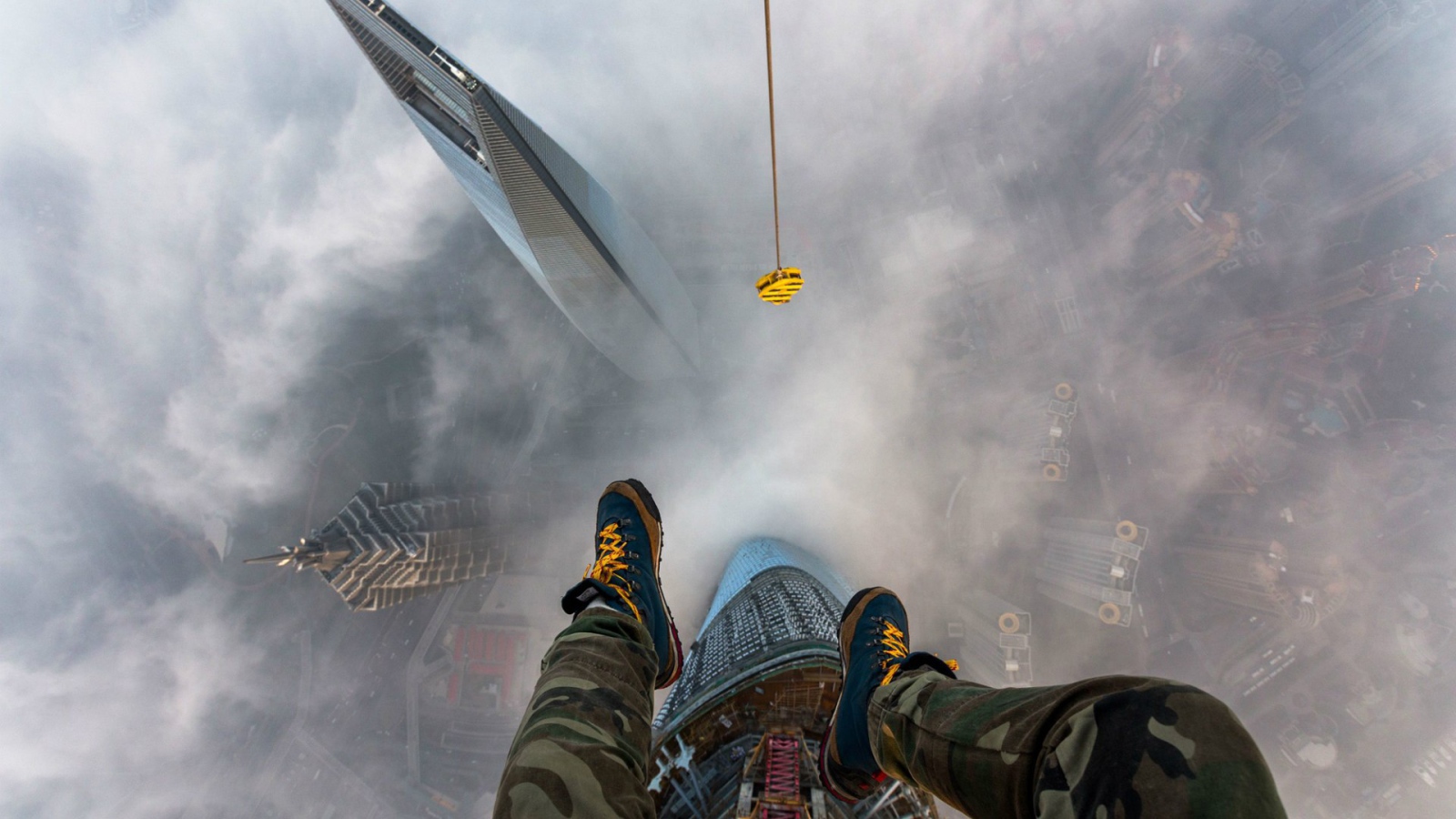 На вершине Шанхайской башни