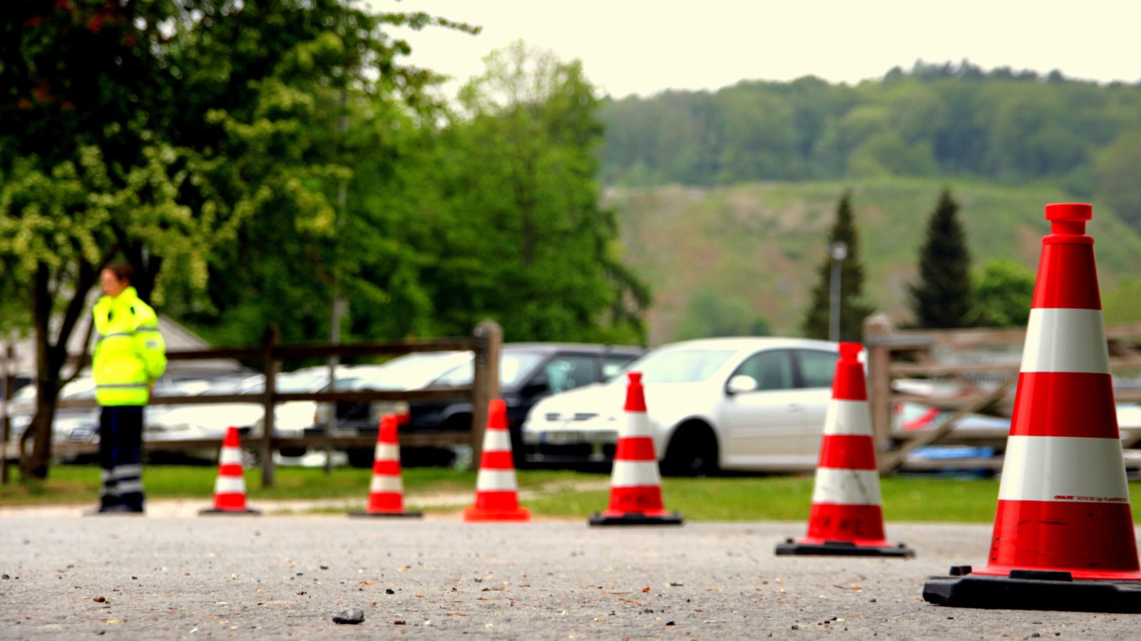 Ограждение по краю парковки
