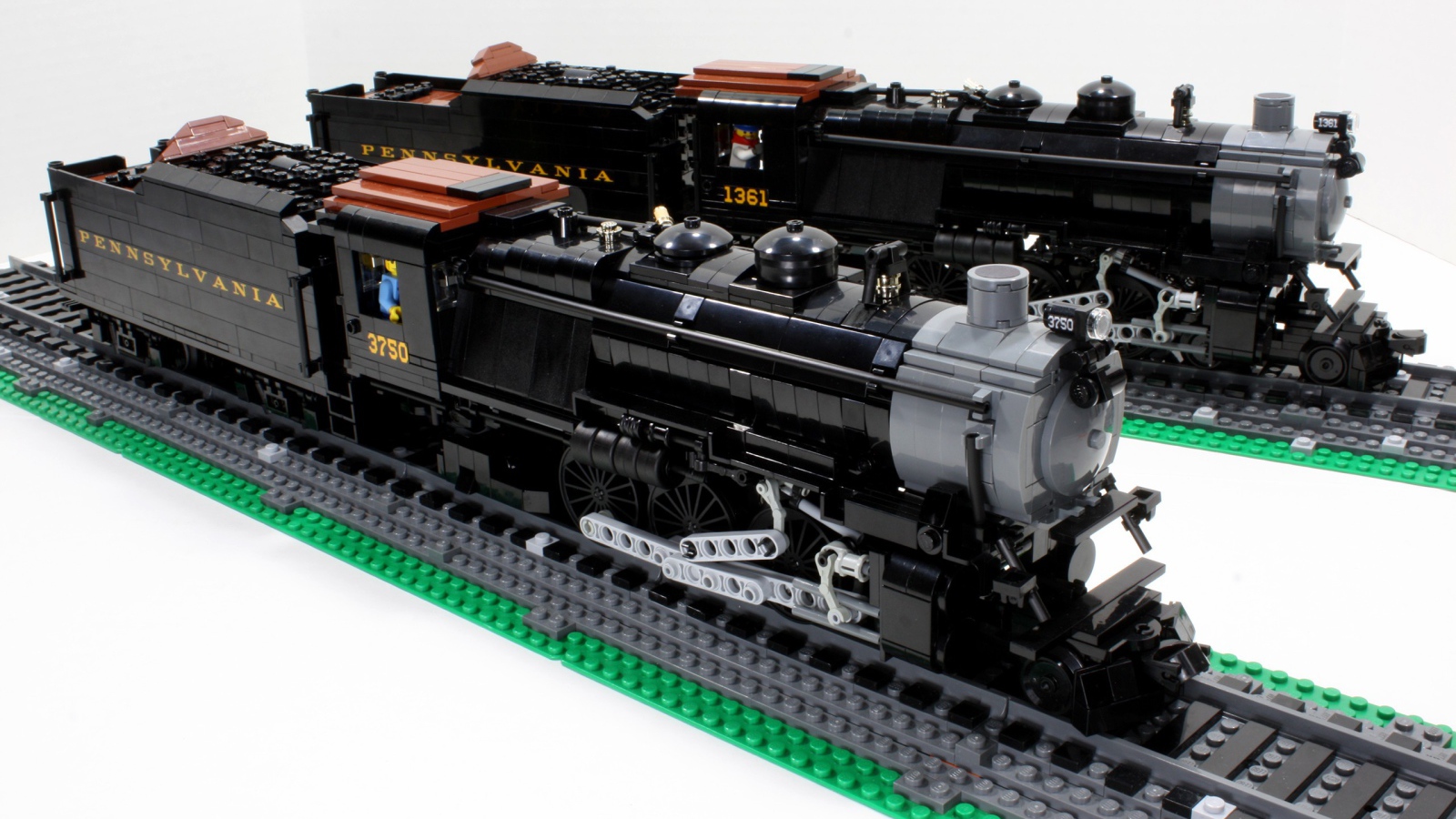 Угольные локомотивы из ЛЕГО