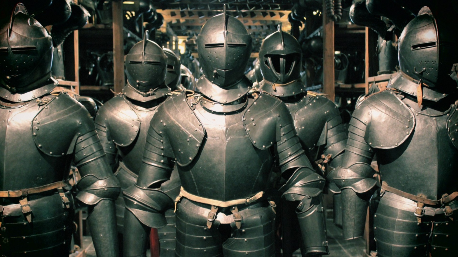 Железные рыцарские латы