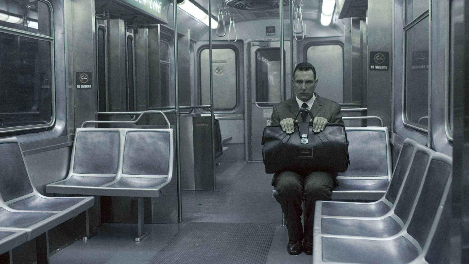 Одинокий пассажир метро