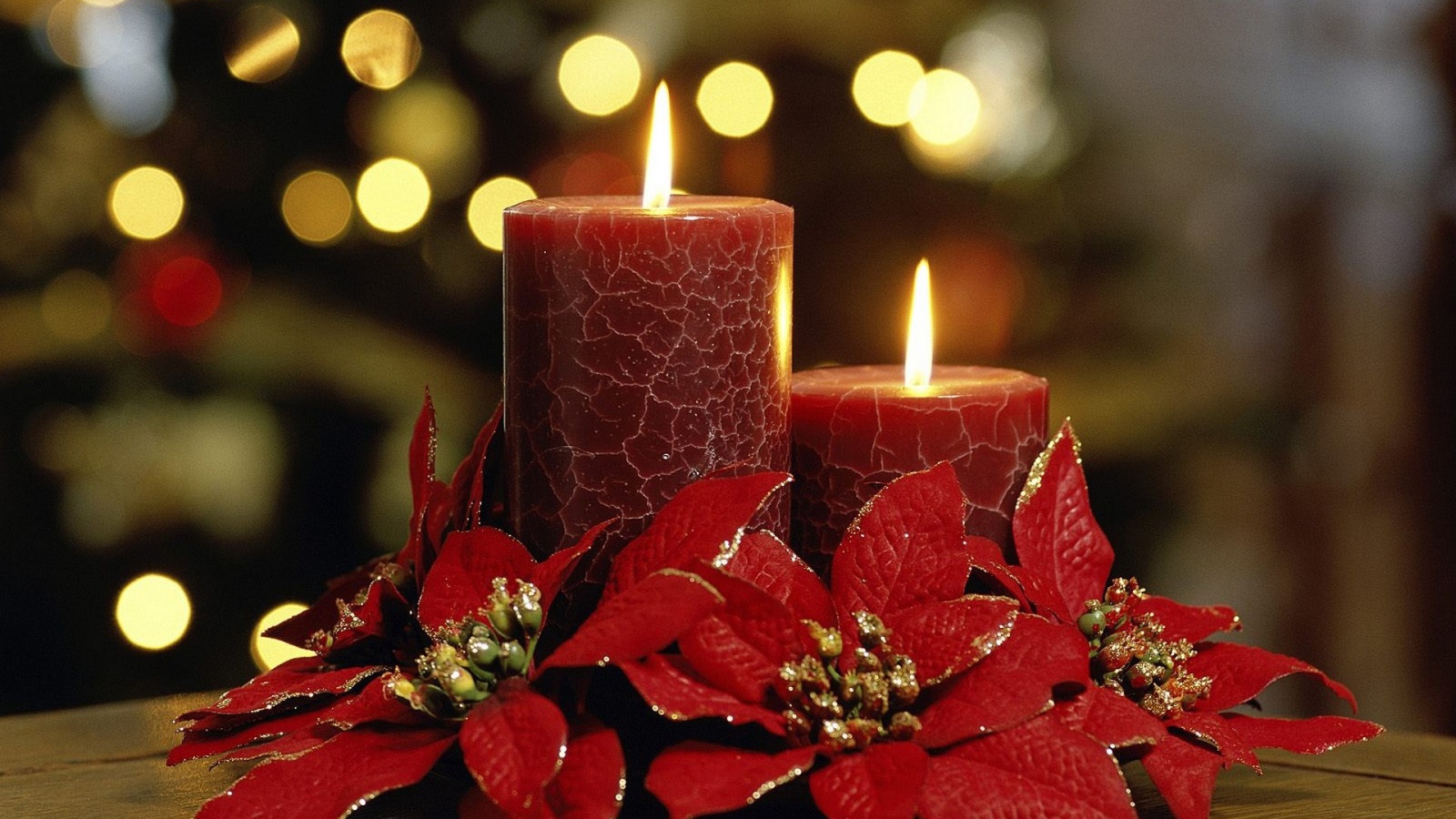 Ароматические свечи красного цвета