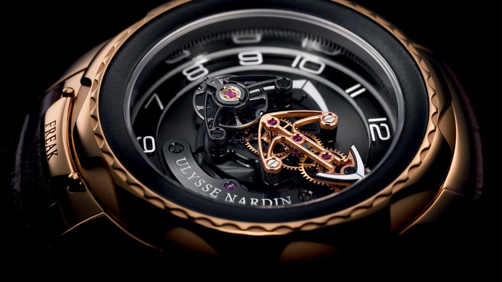 Механизм в корпусе дорогих часов