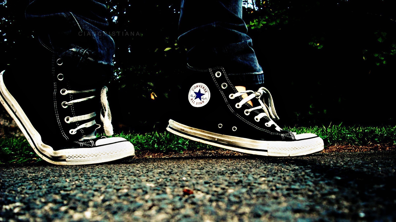 Прогулка в кедах Converse