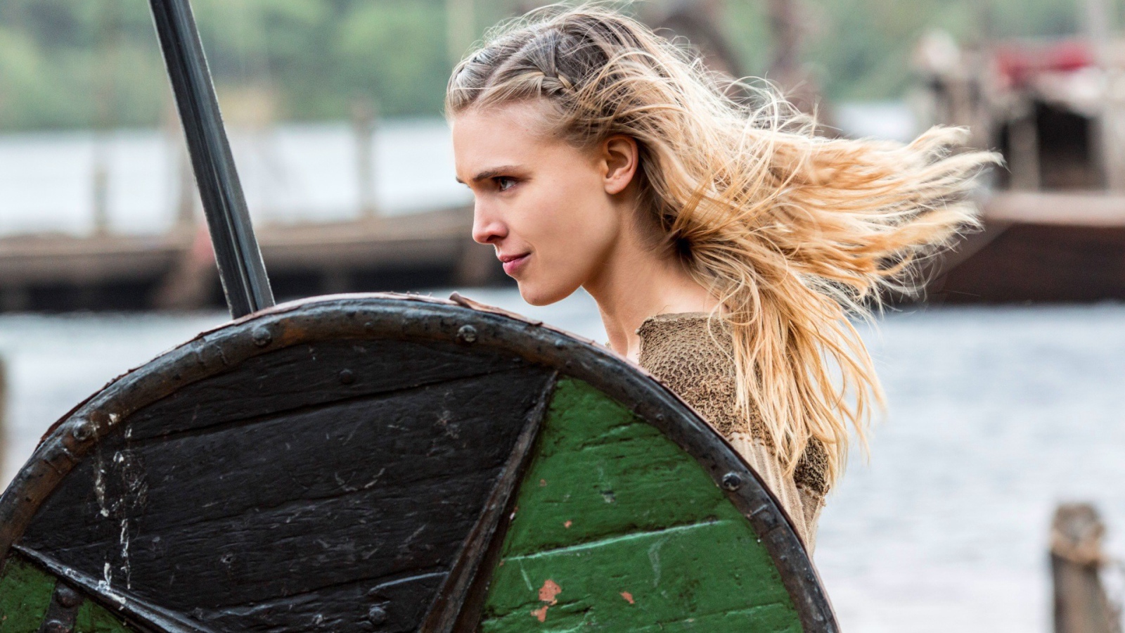 Девушка викинг воин