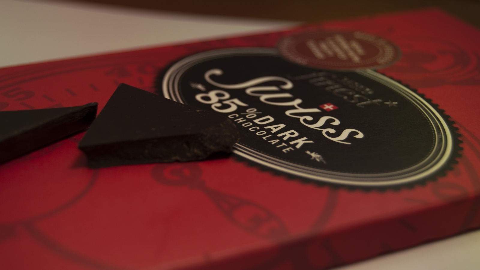 Плитка черного шоколада