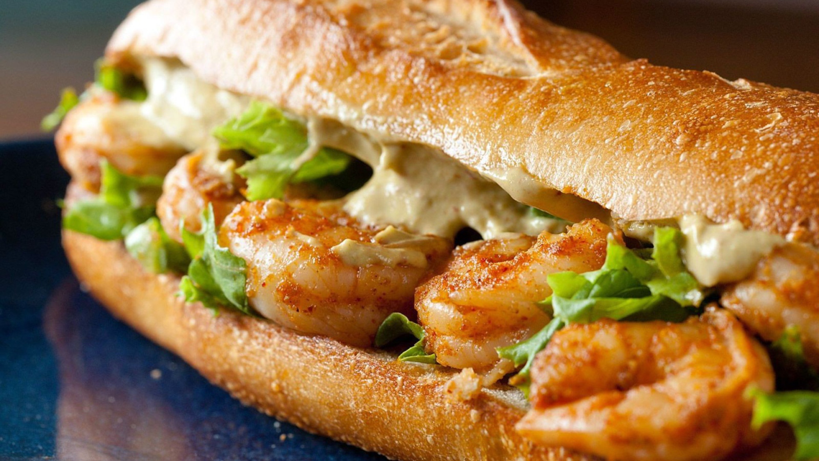 Вкусный горячий сэндвич