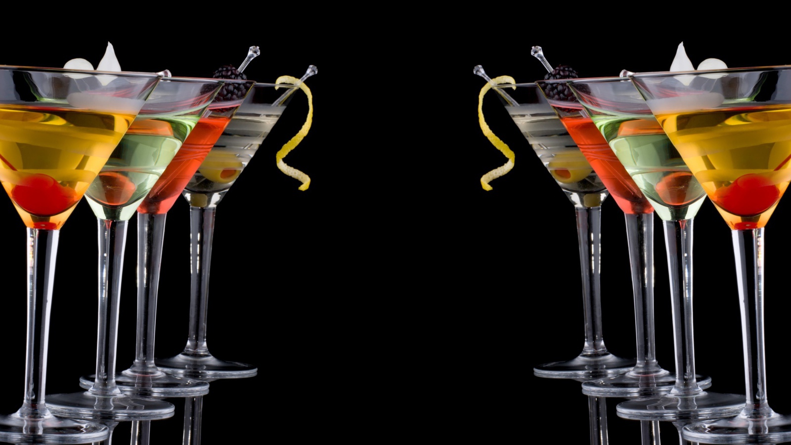 Слабоалкогольные коктейли, черный фон