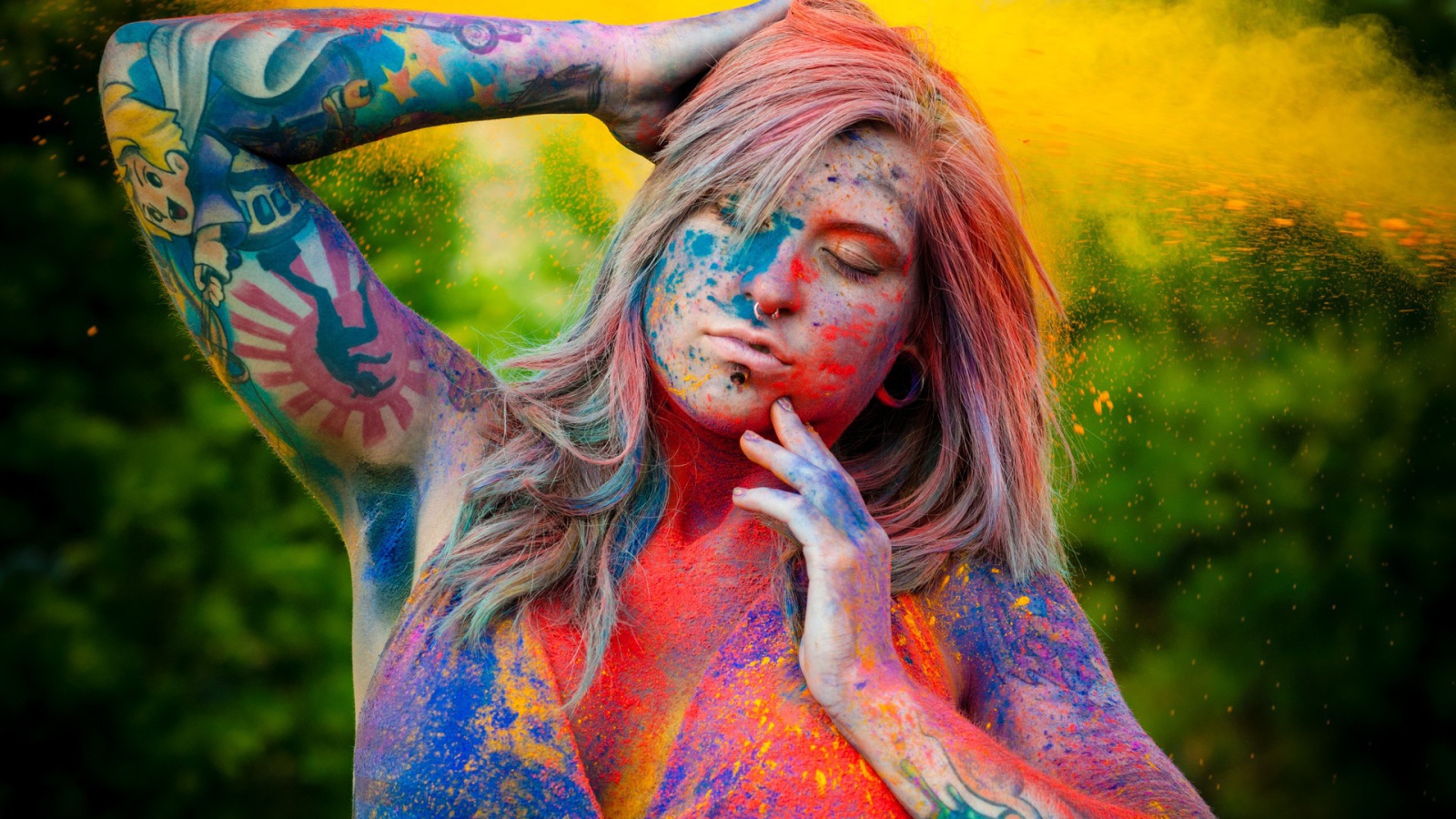 Рисунки на теле девушки, бодиарт