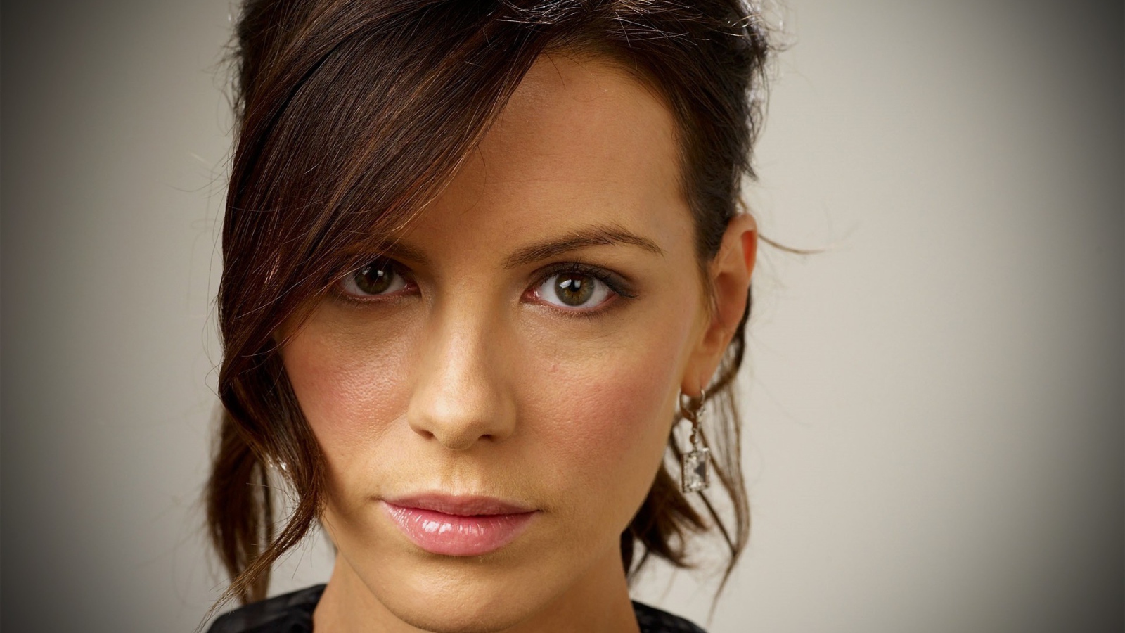 Девушка модель Кейт Бекинсейл