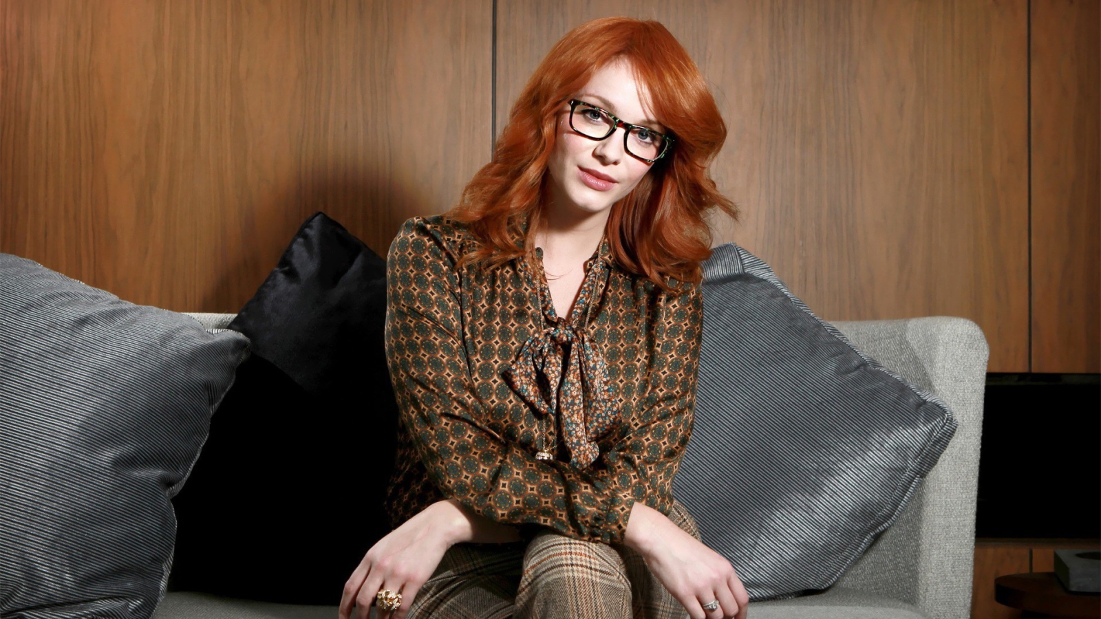 Рыжая девушка в очках Кристина Хендрикс