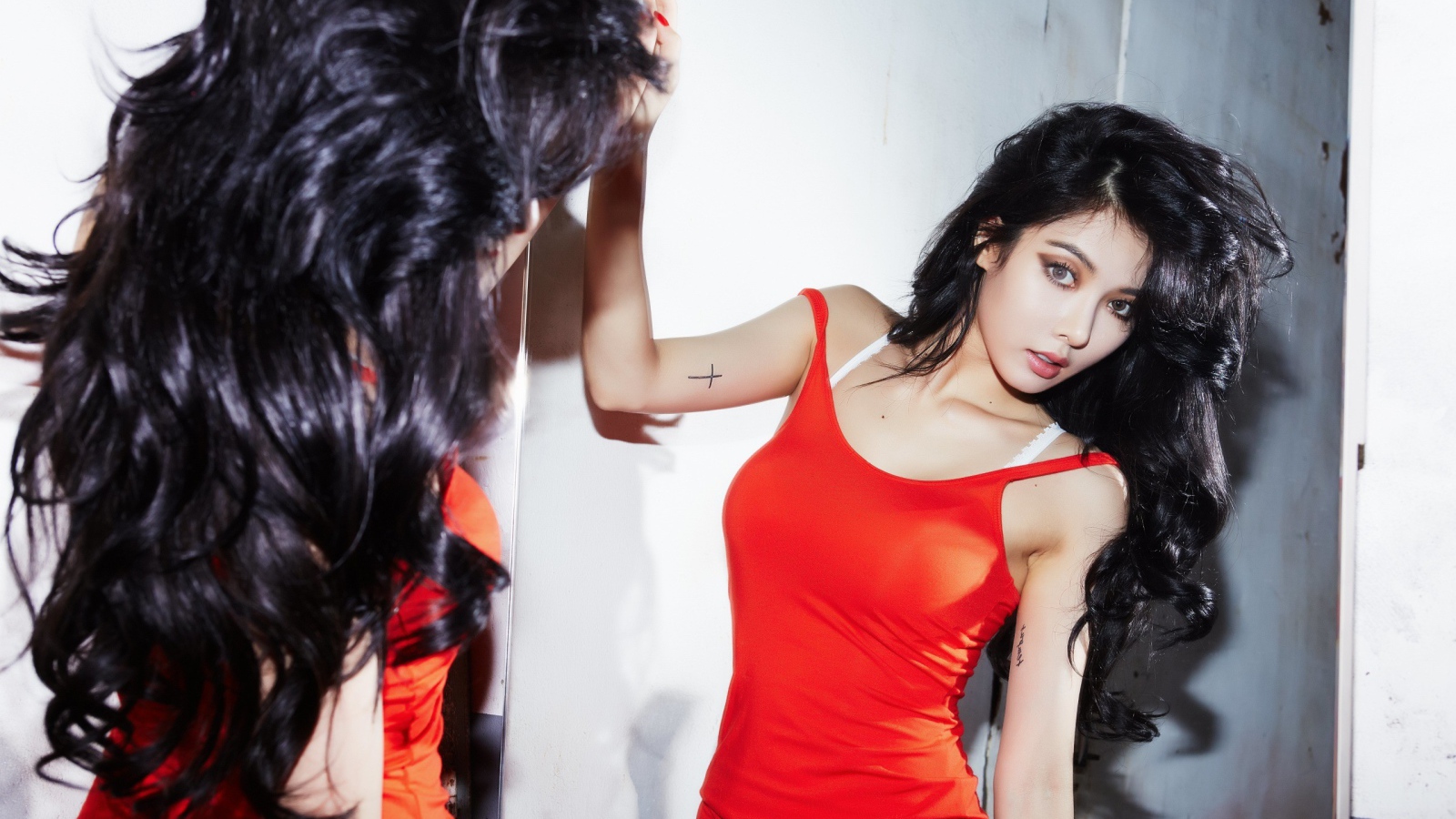 Певица из Кореи Хёна