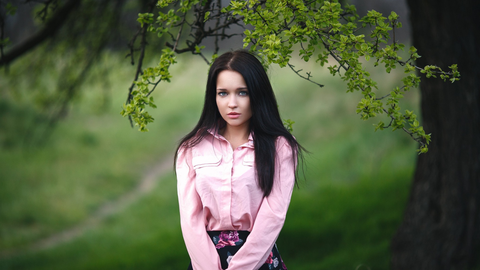 Красивая девушка Ангелина Петрова