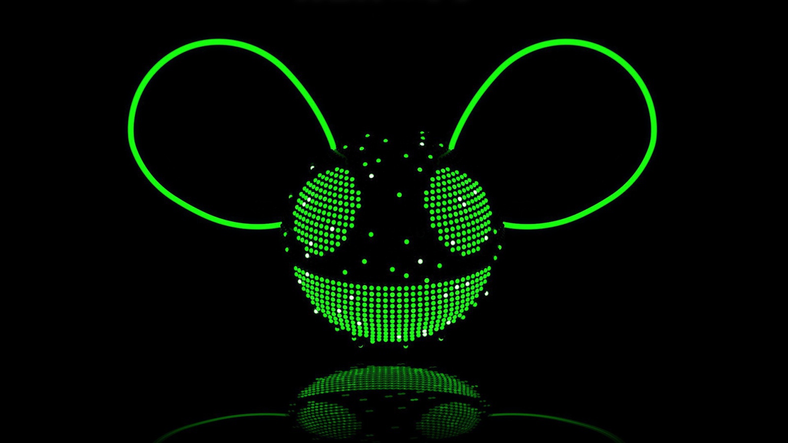 Зеленый диджей deadmau5