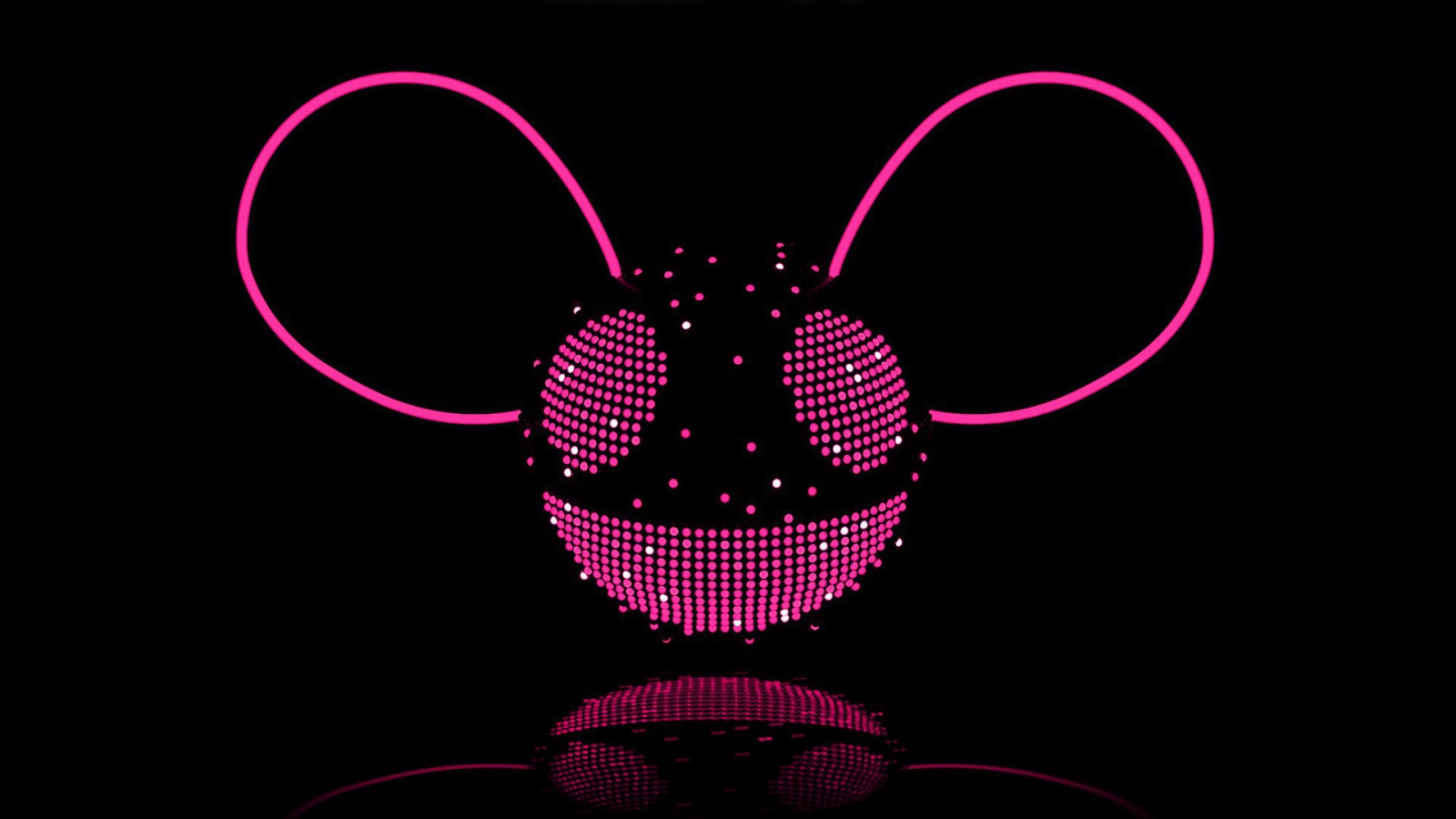 Розовый диджей deadmau5