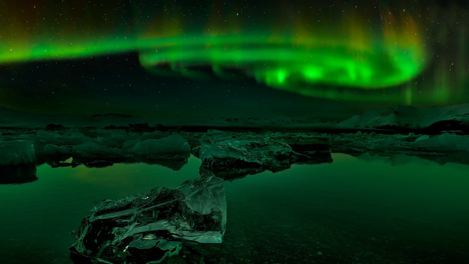 Зеленое северное сияние