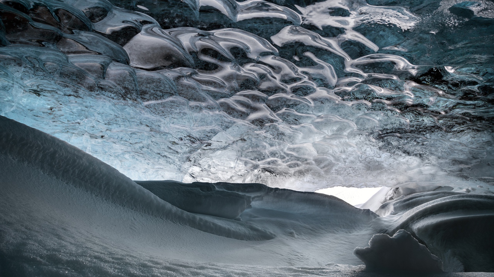 Мир под сводом льда