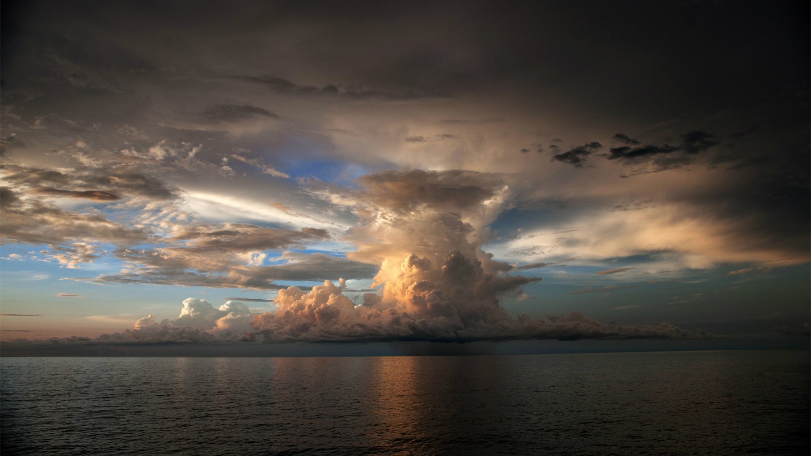 Облака в сезон дождей