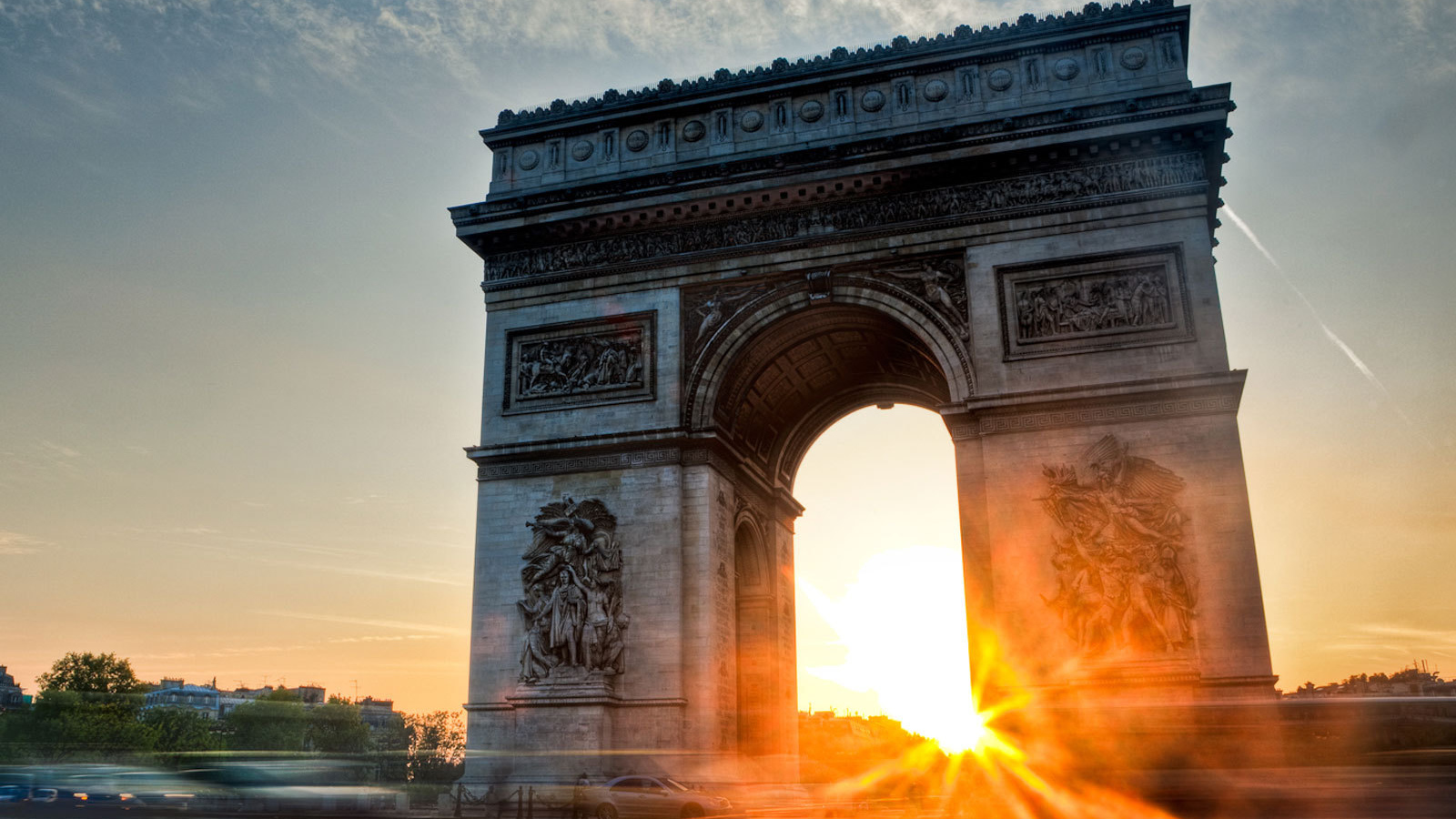 Солнце в триумфальной арке