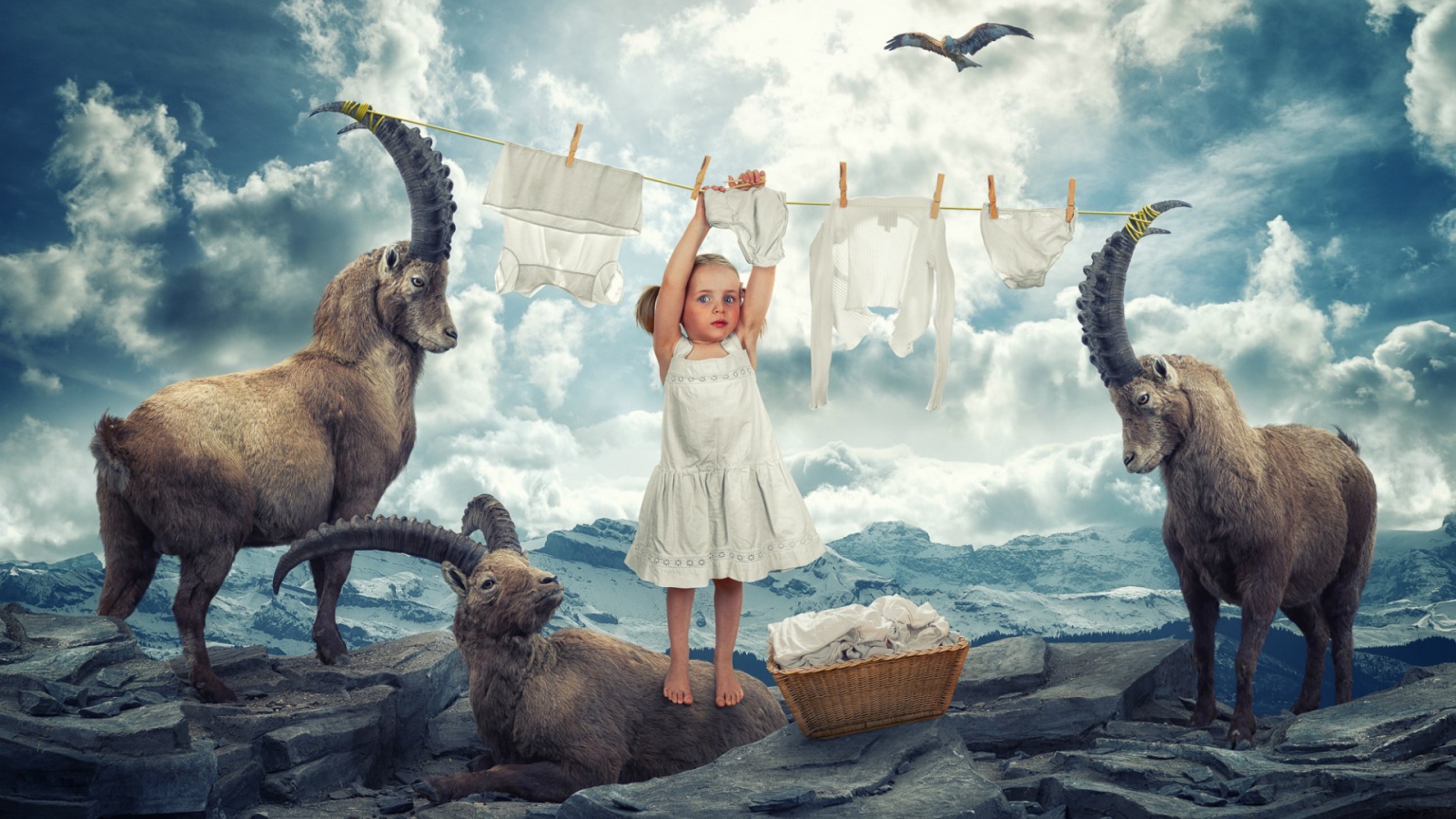 Девочка занялась стиркой