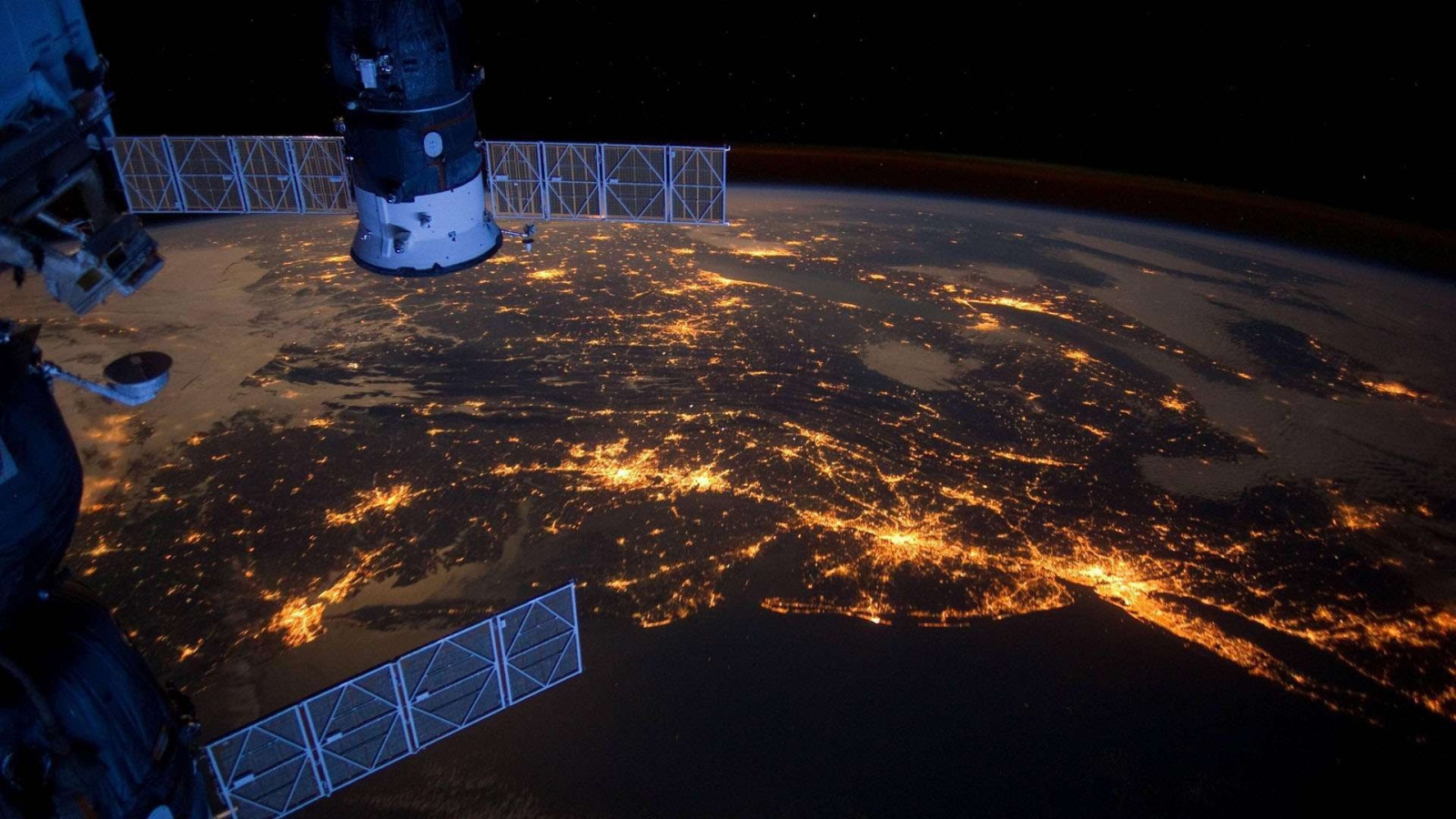 Ночная Европа из космоса