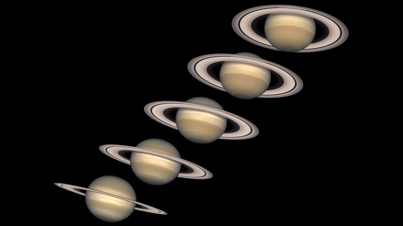 Несколько одинаковых планет на черном фоне