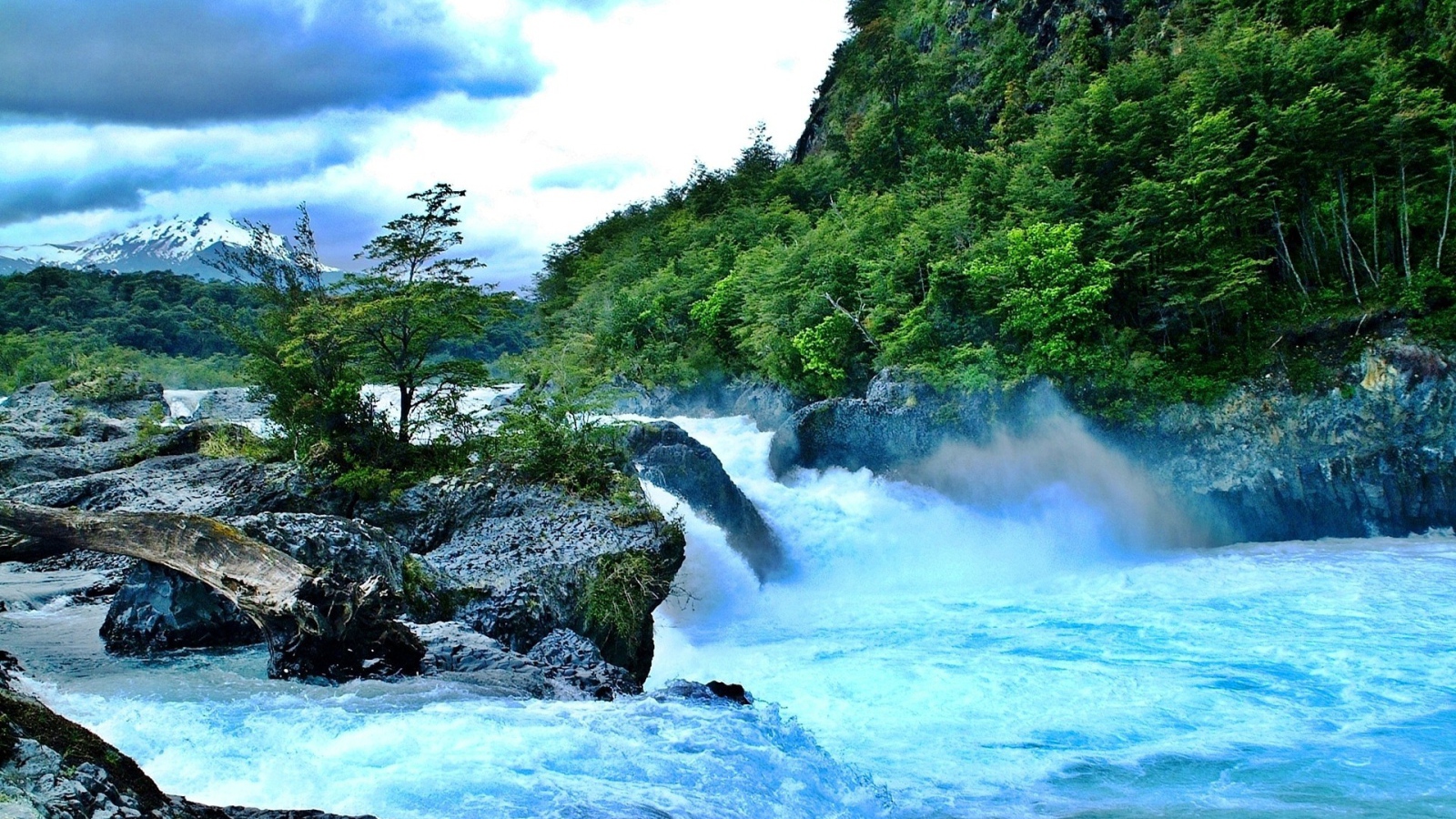 Пороги на реке в Чили