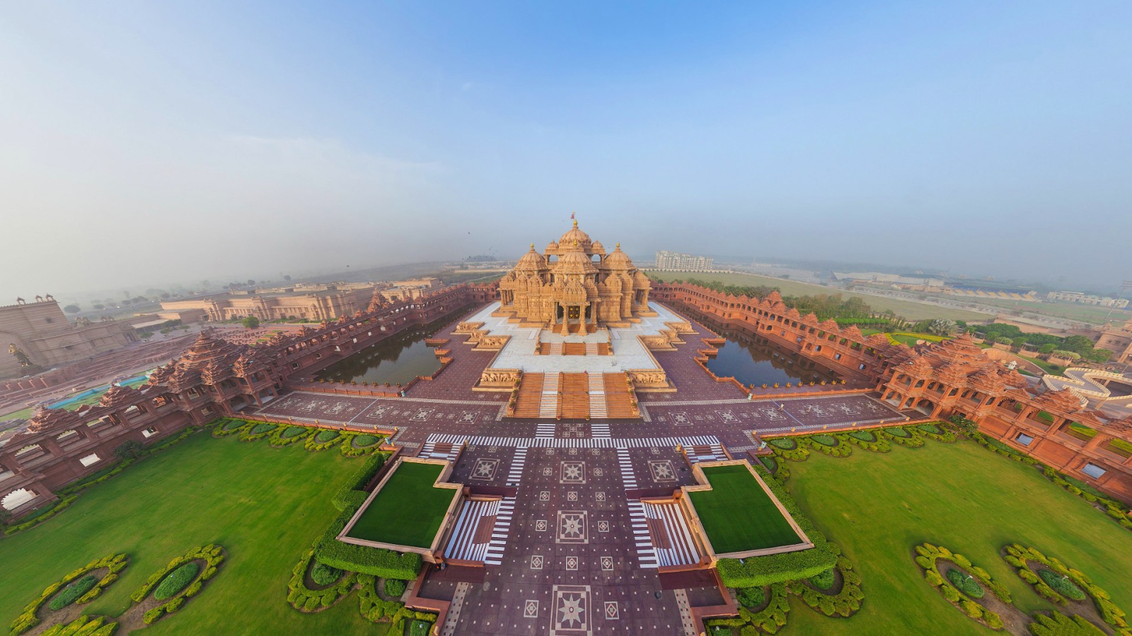 Индуистский храм в Индии