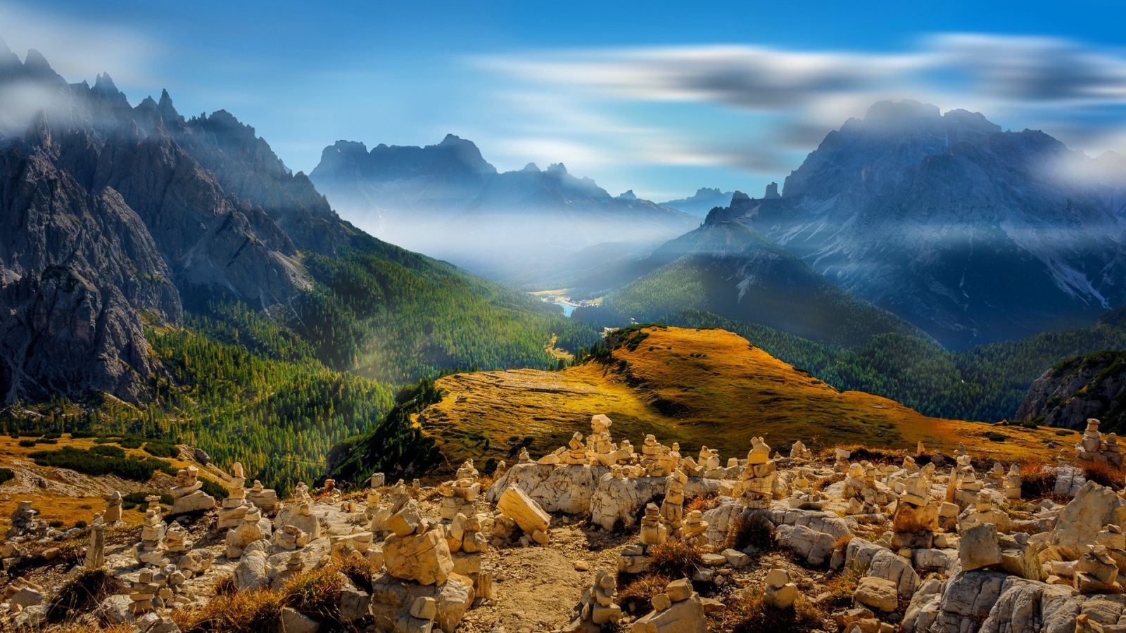 Каменистая местность в Альпах, Италия