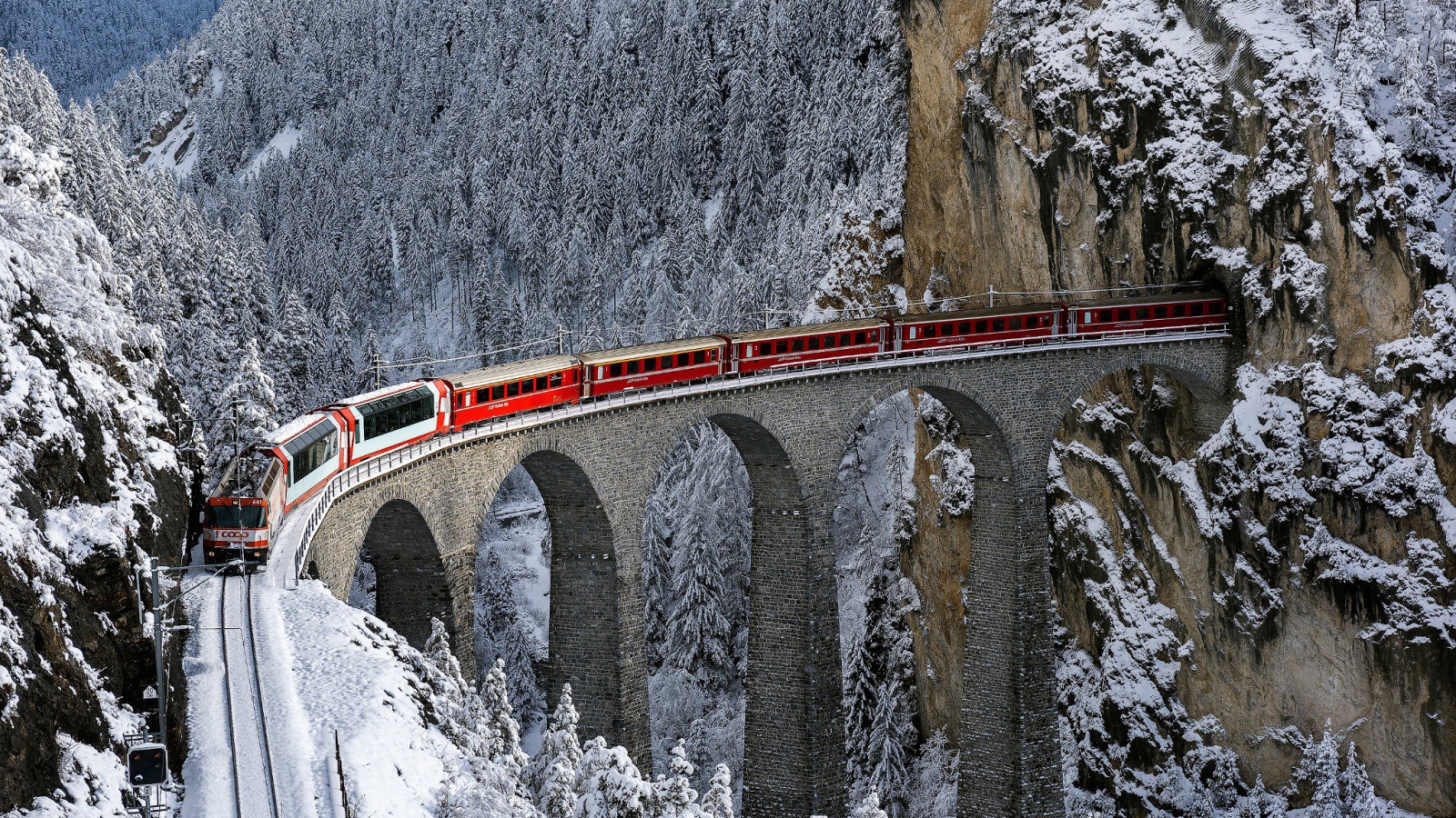 Железная дорога в горах, Швейцария