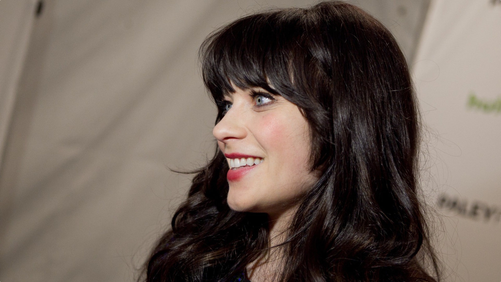 Актриса и певица Зоуи Дешанель