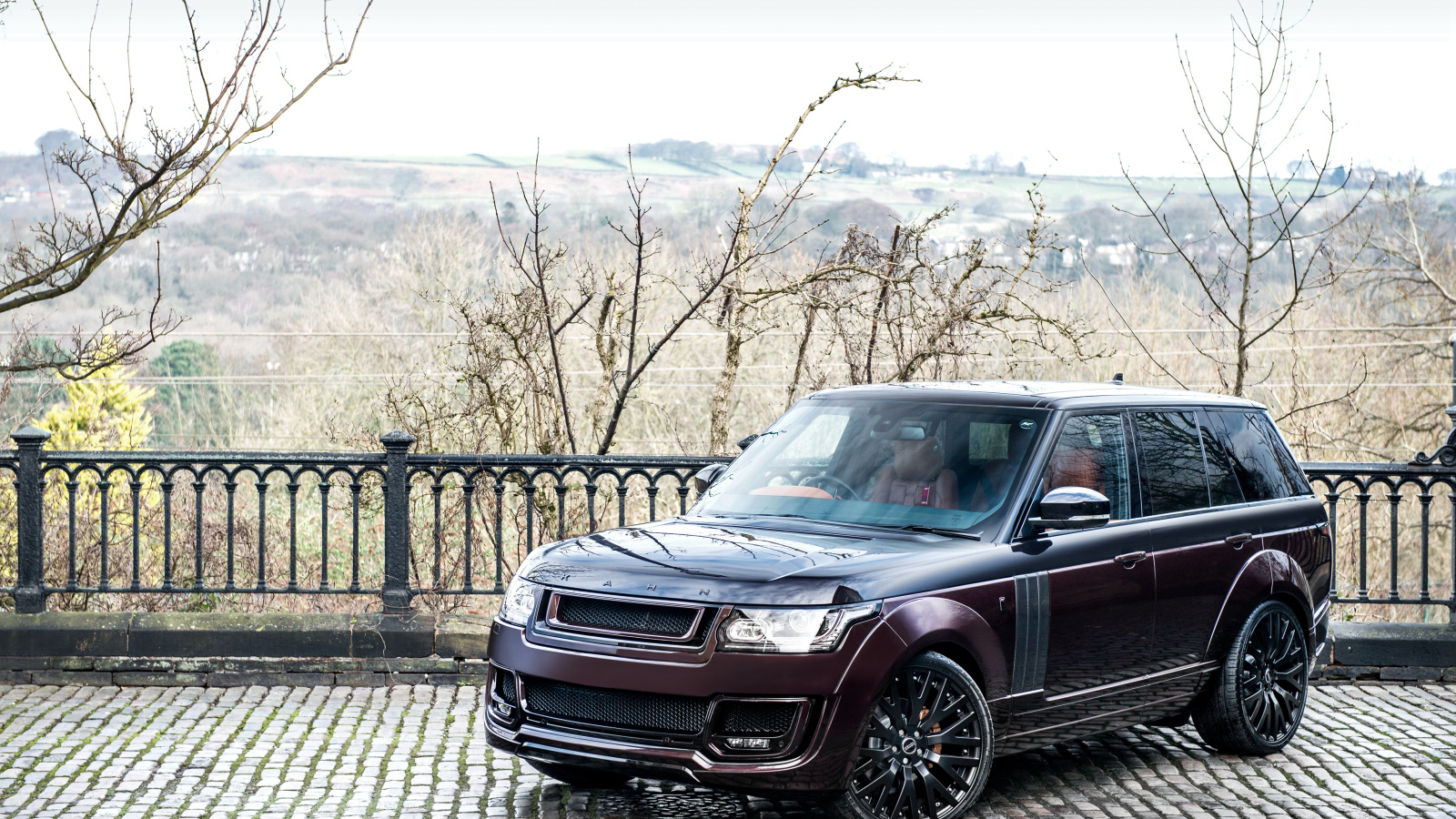 Внедорожник Range Rover цвет бордовый металлик