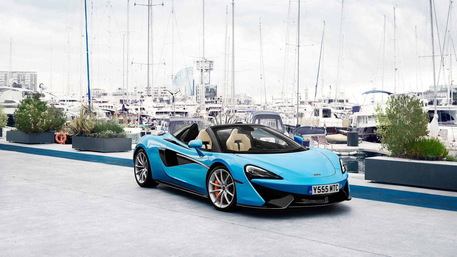 Спортивный автомобиль McLaren 570S Spider, 2018