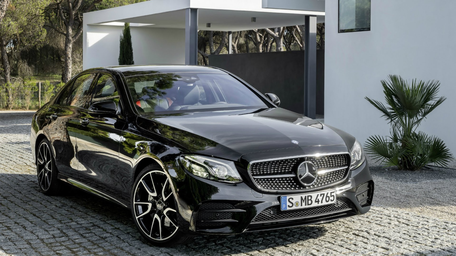 Черный Mercedes E43 AMG 4MATIC 2017 года 