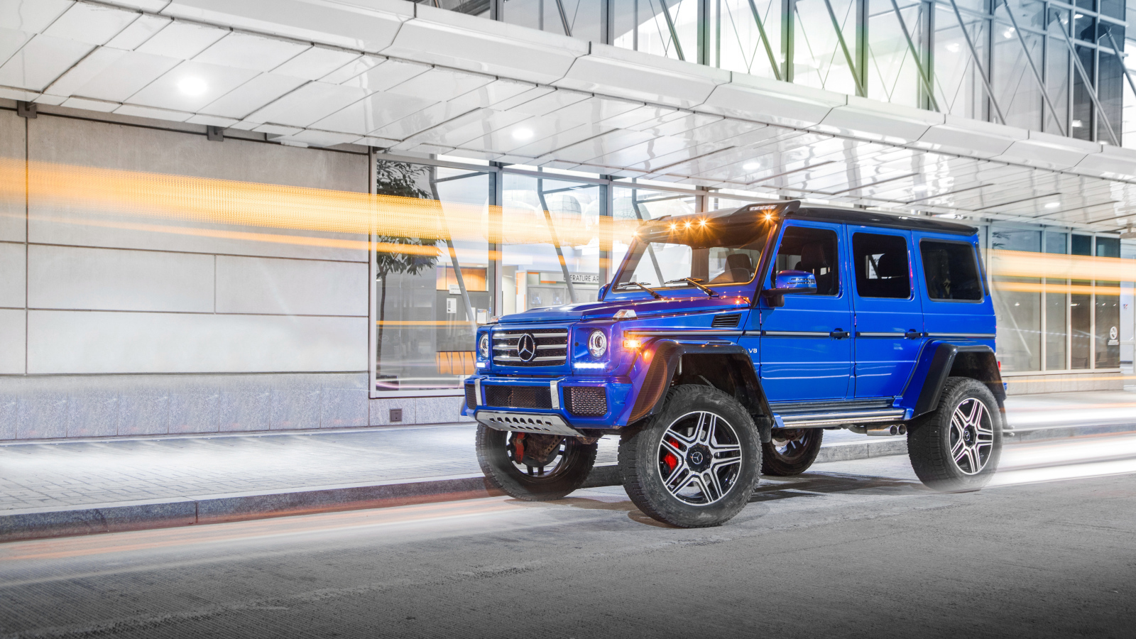 Синий внедорожник Mercedes Benz G Class G 500 4x4, 2017