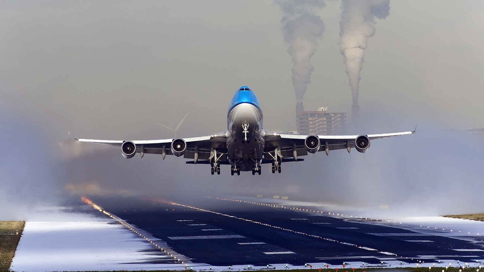 Takeoff Boeing 747 of the Dutch airline KLM