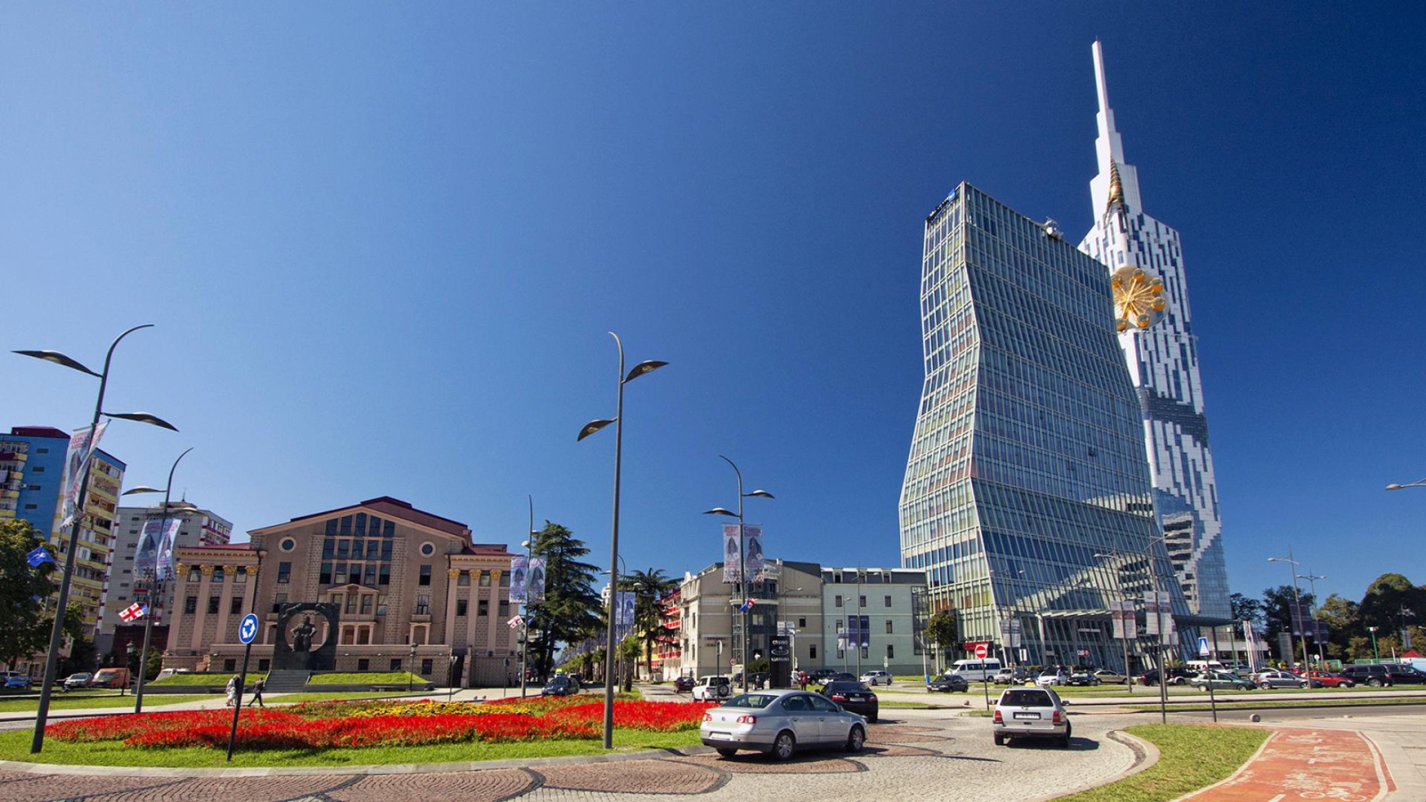 Красивые высотные здания город Батуми 