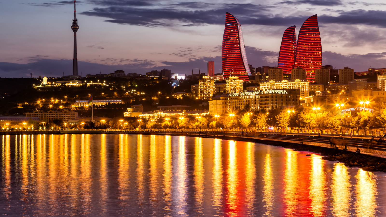 Огни вечернего Баку 