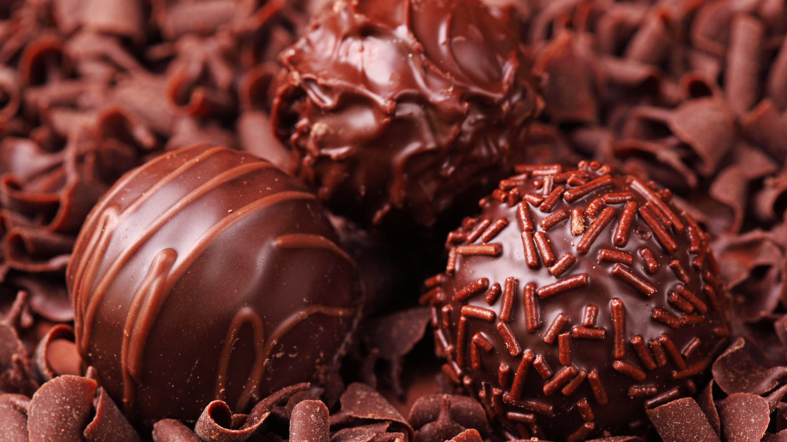 Аппетитные шоколадные конфеты шарики 