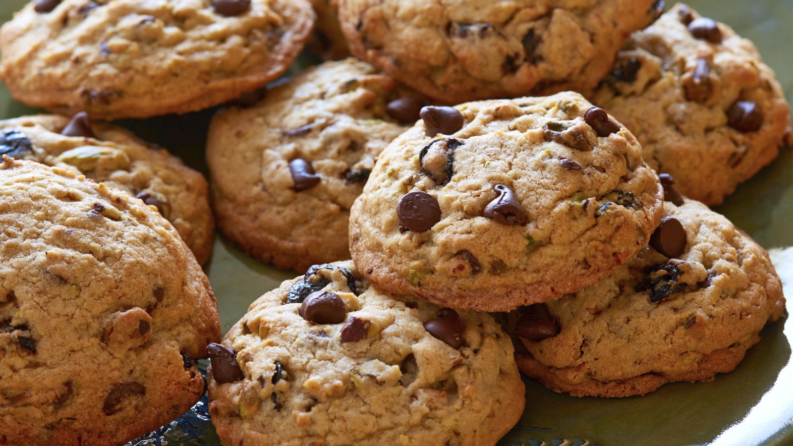 Вкусное круглое печенье с шоколадной крошкой 