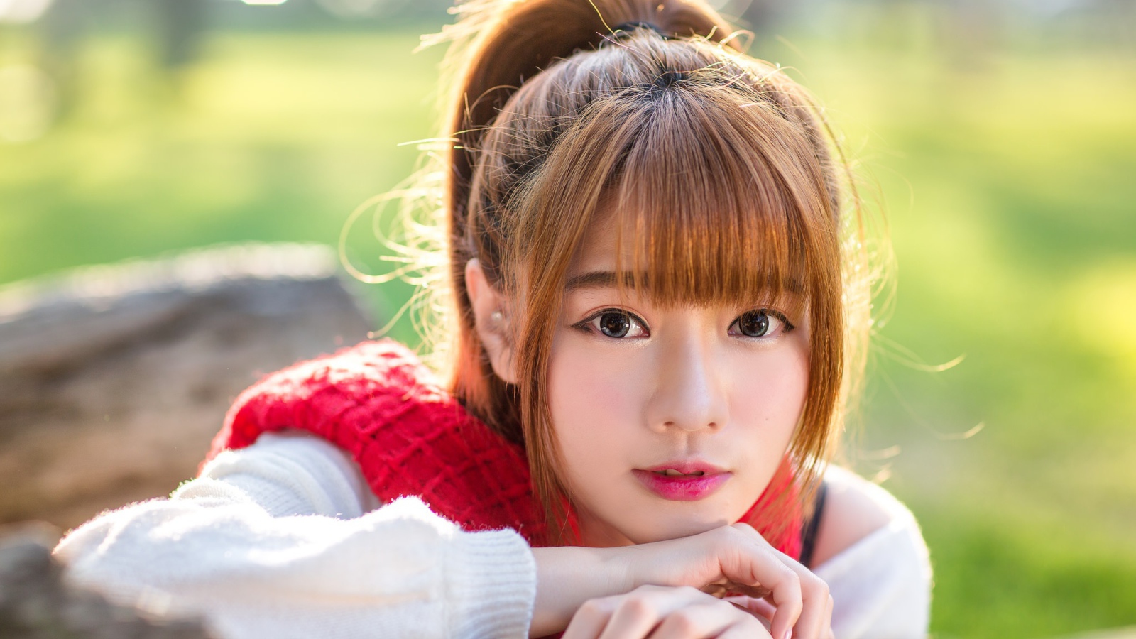 Выразительное лицо красивой девушки азиатки