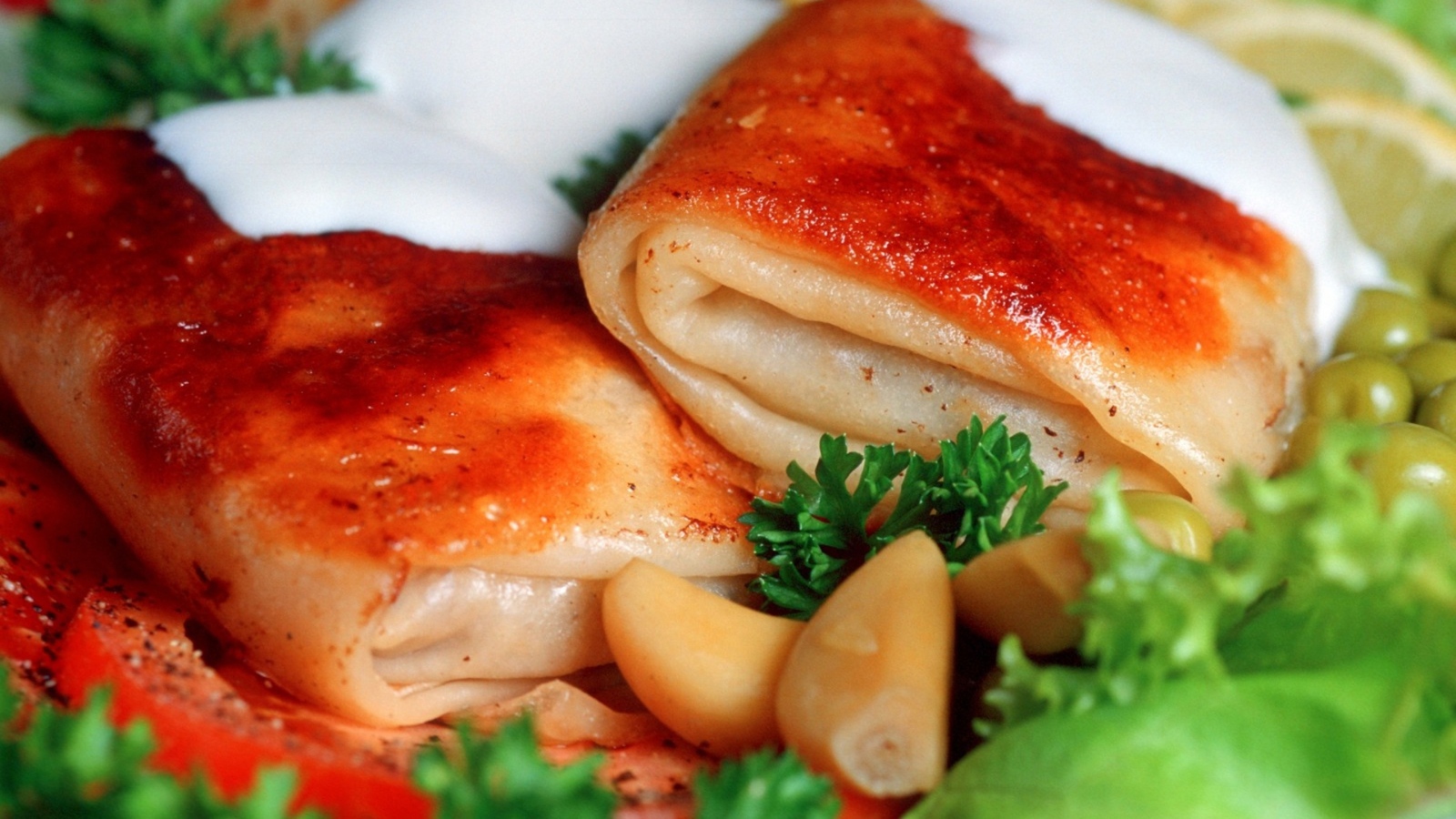 Блинчики с мясом и сметаной на Масленицу 