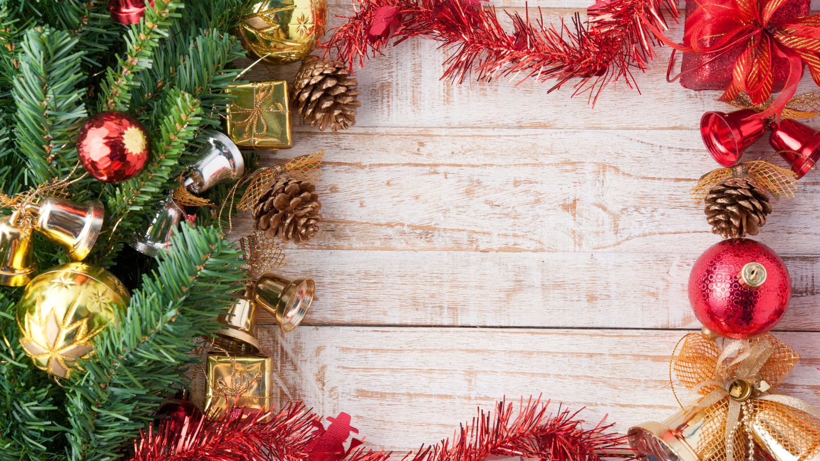 Красивый шаблон поздравительной открытки на Новый год и Рождество