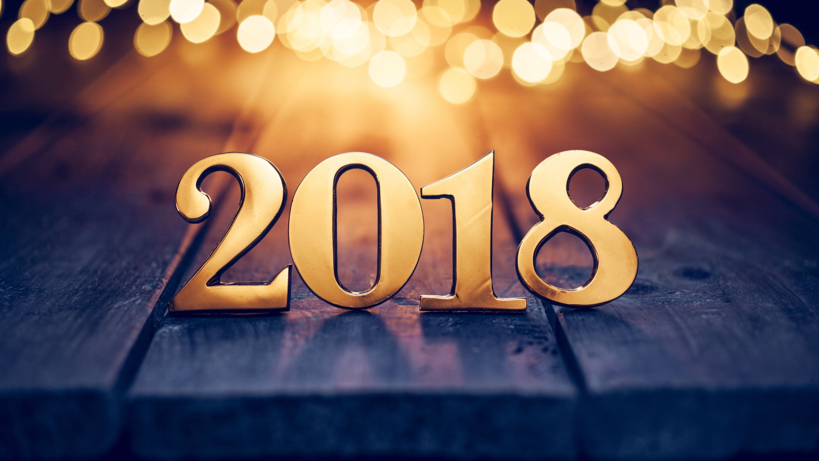 Золотые красивые цифры 2018 на Новый год