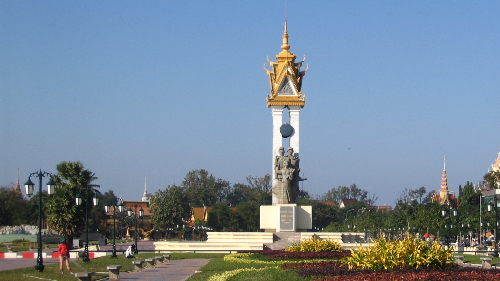 Монумент дружбы Камбоджи и Вьетнама в городе Пномпень 
