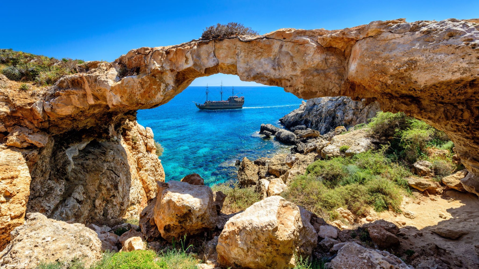 Красивый город курорт Айя-Напа, Кипр 