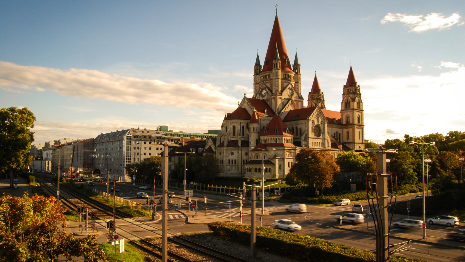 Вид на город и церковь Франциска Ассизского, Вена. Австрия 