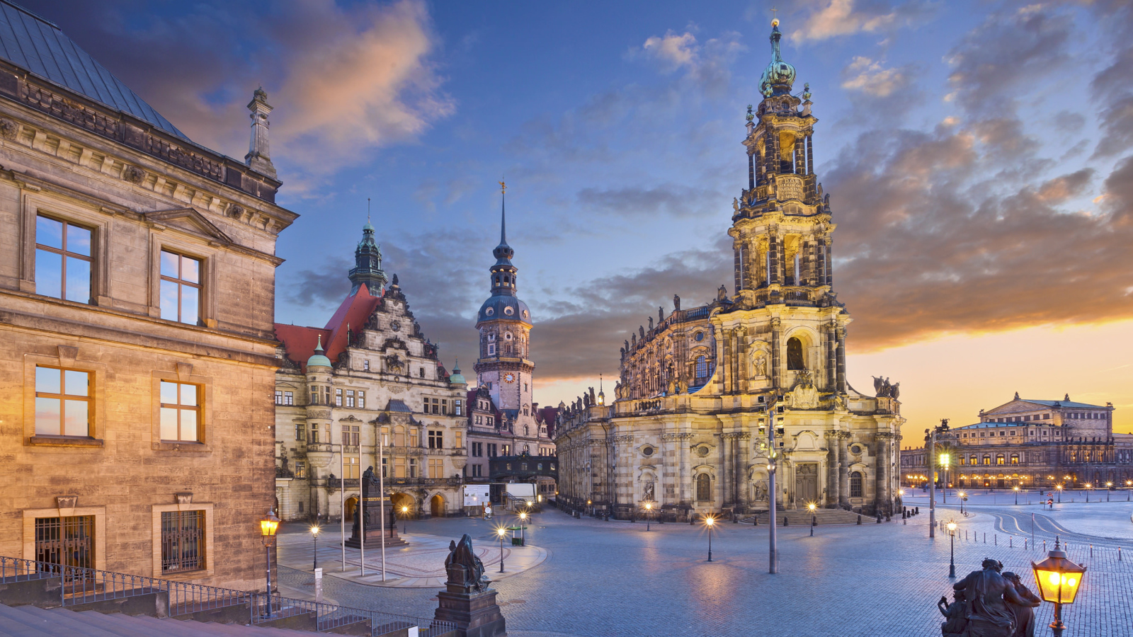 Старинная архитектура города Дрезден, Германия 